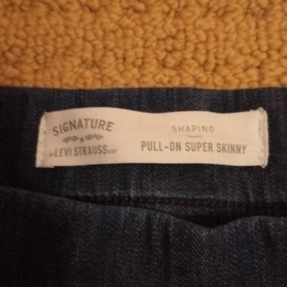 Signature by Levi Strauss Women's Dark Blue Skinny Jeans